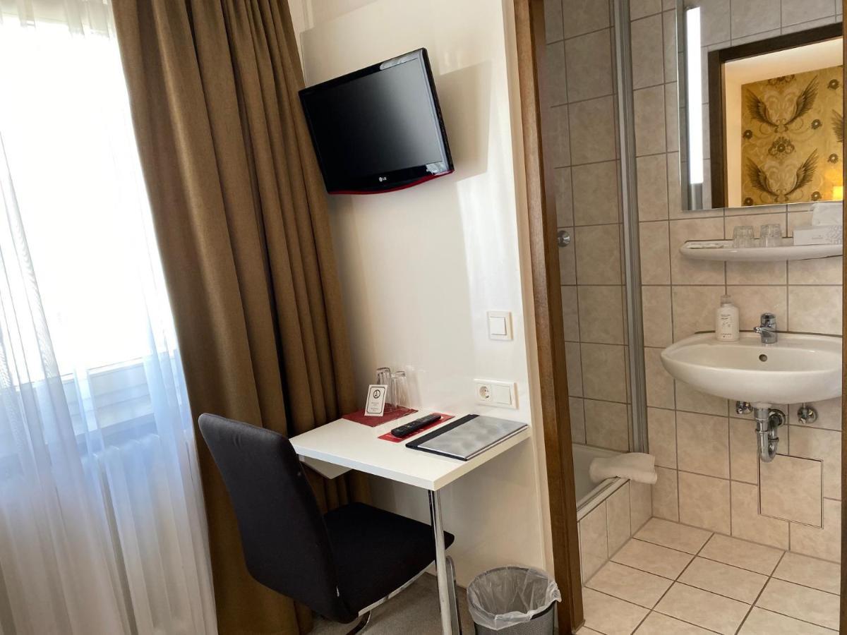 Hotel Hellers Twenty Four II -24H-Check-In- FDH Esterno foto
