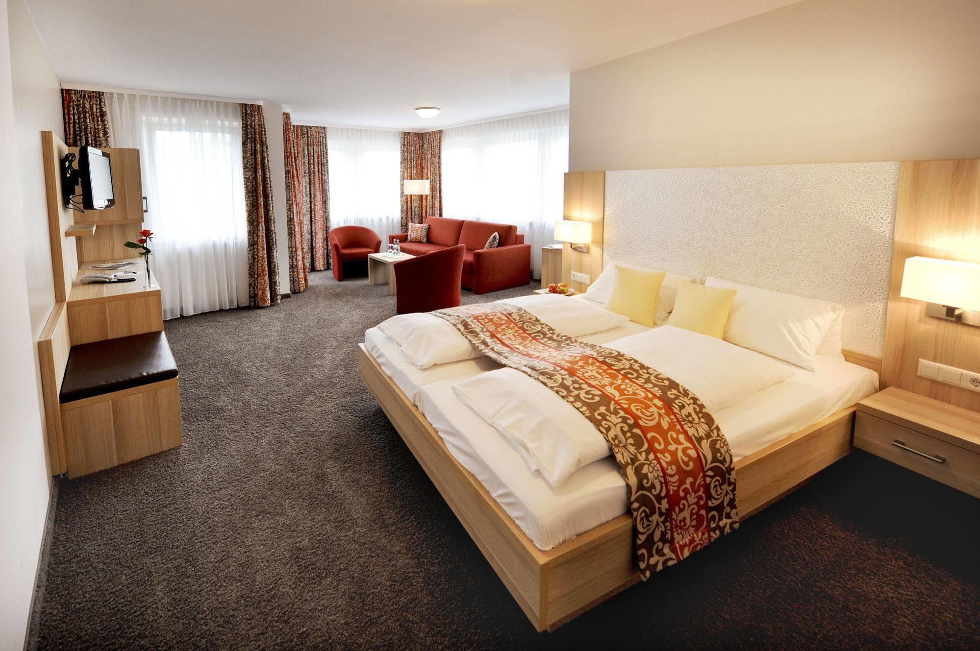 Hotel Hellers Twenty Four II -24H-Check-In- FDH Esterno foto