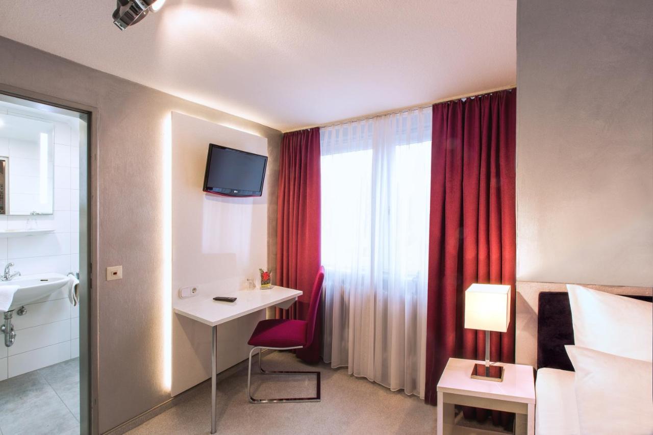 Hotel Hellers Twenty Four II -24H-Check-In- FDH Esterno foto